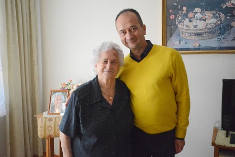 A 90 éves Hegedűs Györgyné, Terike nénit köszöntötték születésnapja alkalmából